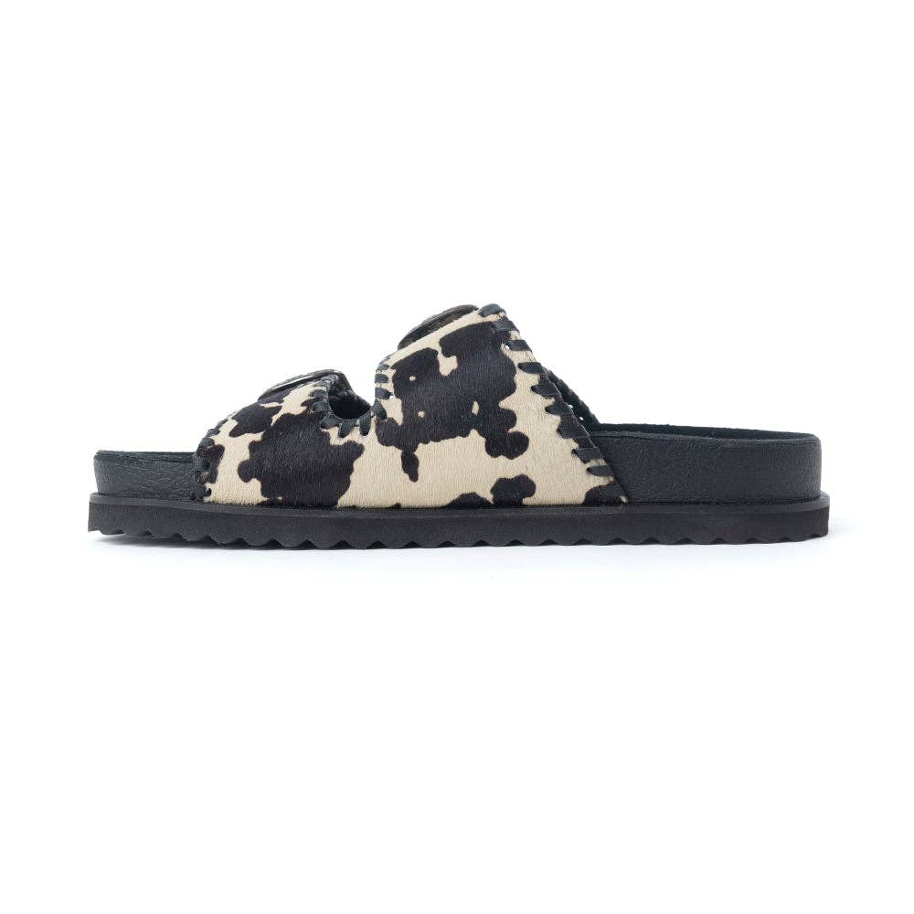 Coyote Crest Cowhide Sandals in Vanilla White
