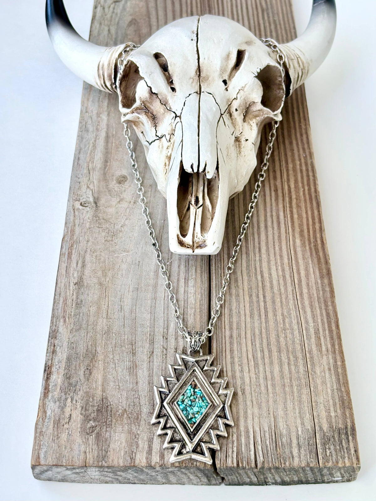 Western Style Druzy Turquoise Stone Pendant Necklace