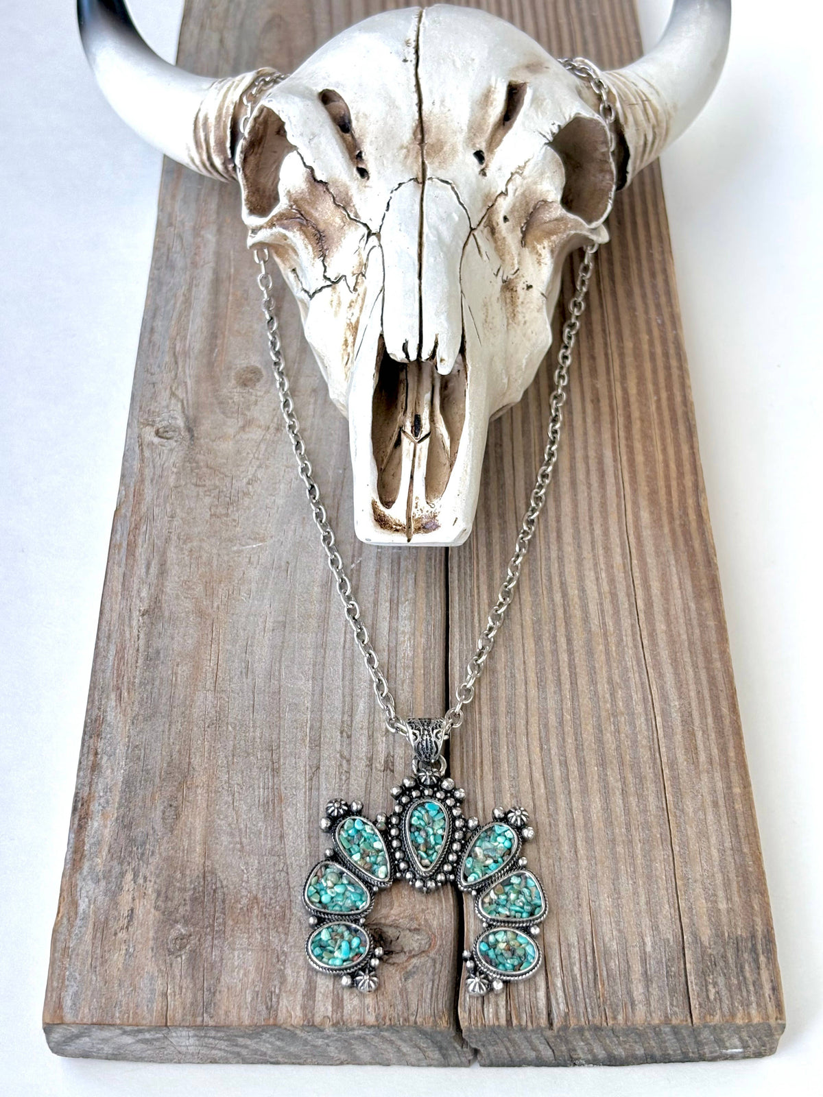 Western Style Druzy Turquoise Stone Pendant Necklace